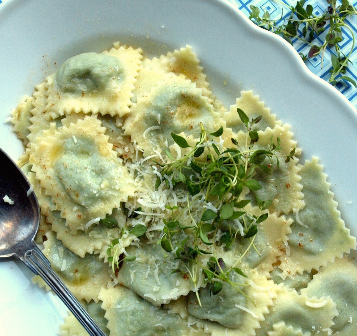 Super Food: Brennnessel-Ravioli mit Salbei-Butter - allesausdemgarten