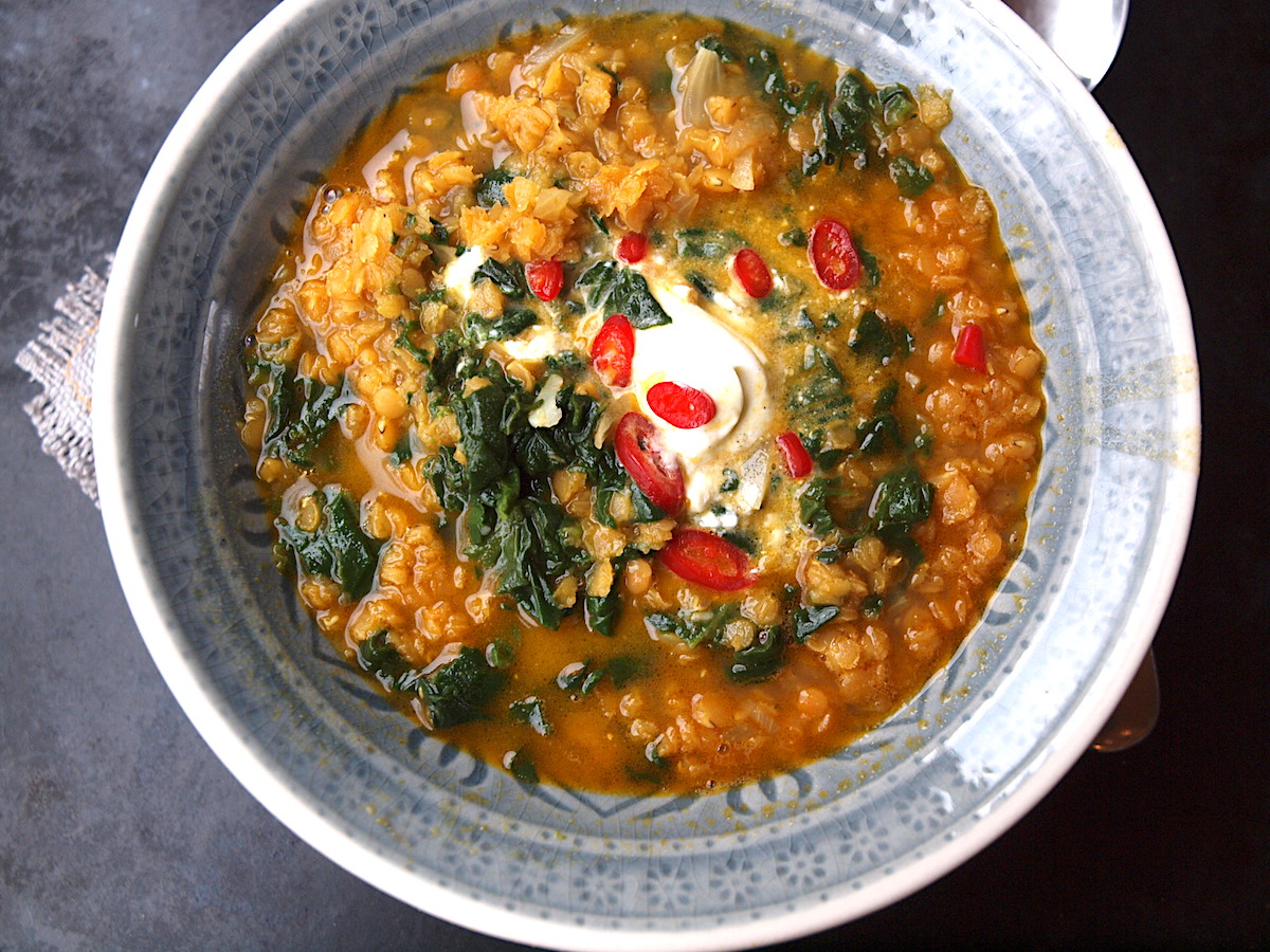 Rote Linsen-Suppe mit Spinat | alles aus dem garten